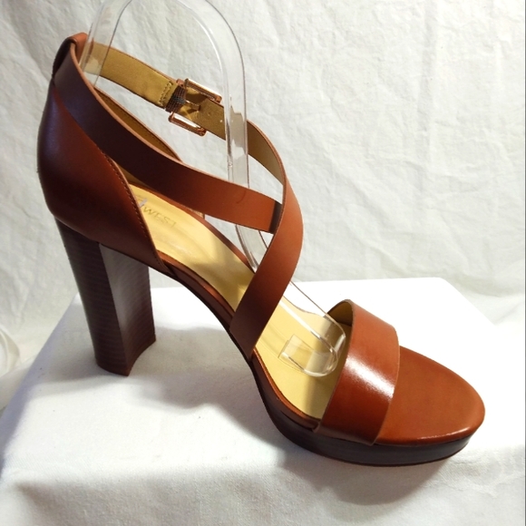Nine West Shoes - NWOT NINE WEST DECENNE STRAPPY platformd